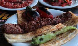 Kebap konusunda meydan okuyanlara Adanalılar resti çekti