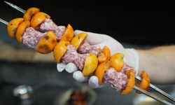 Sadece ilkbaharda bulunan kebap: Yenidünya kebabı