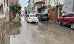 Edirne'de sağanak yolları göle çevirdi