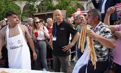 En uzun böreği yiyebilmek için günlerce aç kaldılar...