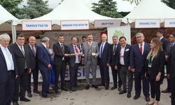 TOBB Başkanı Hisarcıklıoğlu'ndan ETSO standına ziyaret