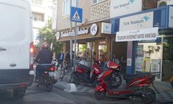 Kaldırımlar Yayalara Değil, Araç Ve Eşyalara Kaldı