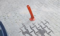 Yol Kenarlarına Konulan Plastik Dubalar Kısa Sürede Deforme Oluyor