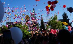 Binlerce balon minik Elif Azra için gökyüzüne bırakıldı