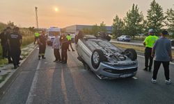 Ters dönen otomobilden yara almadan kurtuldu