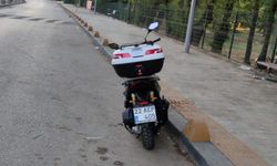 Keşan’da sokak köpeklerinden kaçmaya çalışırken devrilen motosikletin sürücüsü yaralandı