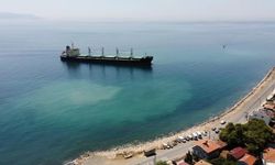 Karaya oturan gemi havadan görüntülendi