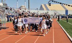 Tekirdağ Üniversitelilerin mezuniyet coşkusu renkli görüntülere sahne oldu