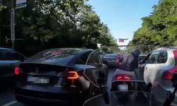 Sarıyer'de kendisine çarpan araç sürücüsüne tükürüp kaçtı