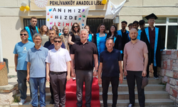 Başkan Hoşgör Mezuniyet Coşkusuna Ortak Oldu
