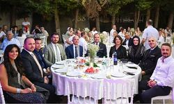 Genç Çiftin Mutlu Gününde Protokol Bir Arada