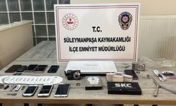 Eve davet ettikleri kişilerin uygunsuz görüntülerini çeken 4 kişi tutuklandı