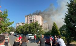 Çorlu'da apartman çatısı alev alev yandı
