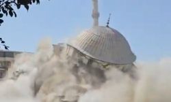 Van'da yarım asırlık camide kontrollü olarak yıkıldı