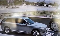 Otomobille çarpışan minibüs devrilmekten son anda kurtuldu: 3 yaralı