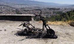 Sıfır aldığı motosikleti çalındı, yanmış halde bulundu