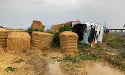 Saman yüklü tır devrildi; sürücü öldü, eşi ve çocukları yaralandı