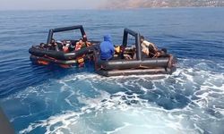 Ayvacık'ta 19 kaçak göçmen kurtarıldı
