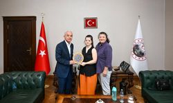 Vali Turan’dan Özel Misafire Anlamlı Karşılama