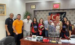 Kadın Futbol Takımından Başkan Çamlıca’ya Ziyaret