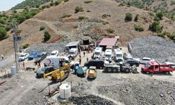 Elazığ'daki göçükte çalışmalar 4 saattir sürüyor: maden ocağı dron ile görüntülendi