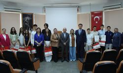 Kırklareli'nde YKS'de dereceye giren öğrencilere başarı belgesi verildi