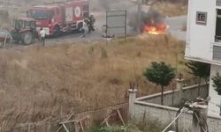 Seyir halindeki otomobil alev aldı: Son anda kurtuldular