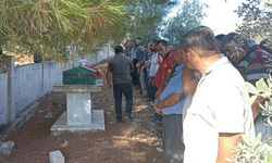 Ölü bulunan üniversite öğrencisinin cenazesi Mersin'de toprağa verildi