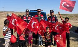 Kırşehir'de jandarma, tarım işçilerinin çocuklarıyla buluştu