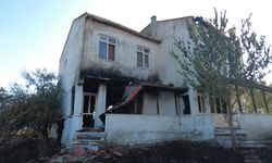 Orman yangınında; 7 ev yandı, 2 bin 700 kişi tahliye edildi, 15 kişi yaralandı