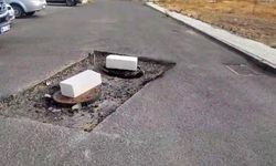 Çorlu'da rögar kapağını açık bırakıp gittiler, vatandaş kendi önlemini aldı