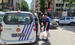 Vatandaşların duyguları ile oynadı, topladığı paralarla aldığı malzemelerle taksi beklerken yakalandı