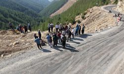 Adana'da 35 yıldır bitmeyen yol çilesi: 5 kişinin hayatını kaybettiği yolda acı nöbet