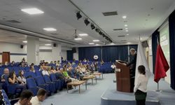 Profesörden yapay zeka uyarısı: "Bu hızlı gelişmenin arkasında kalmamalıyız"