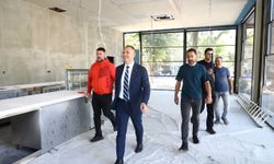 Başkan Bulut, İstasyon Caddesi’ndeki Yeni Kafeyi İnceledi