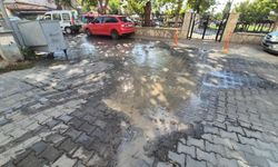 Su stresine rağmen tonlarca su sokaklara akıyor