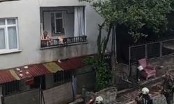 Evini yakmaya çalıştı, müdahale eden polise saksı attı