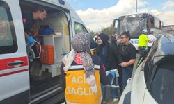 Yolcu otobüsü gemi çapası taşıyan tıra çarptı...3 yaralı
