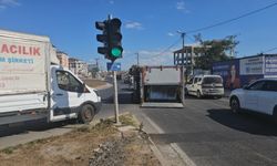 Çerkezköy’de virajı alamayan kamyonet devrildi