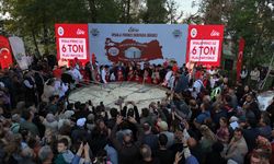 Türkiye'nin en büyük tenceresinde 6 ton pilav pişirildi