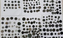 Yurt dışına kaçırılan 307 sikke ve 11 obje komşuya takıldı