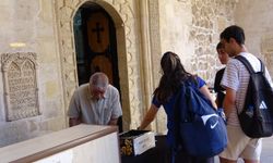 Mardin'de süryani aile, kiliseyi müslüman aile dostlarına emanet ediyor