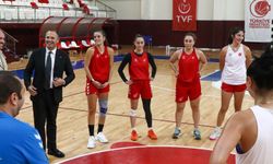 Başkan Bulut’tan Kadın Basketbol Takımına Moral Ziyareti