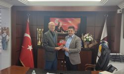 Eğitime Destek Veren Başkan Özen’e Teşekkür Plaketi