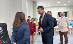 Yayla, “Cumhuriyetten Günümüze” Resim Sergisini Ziyaret Etti