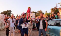 Profesörle doçent, Yörük kıyafetiyle köy düğünü yaptı