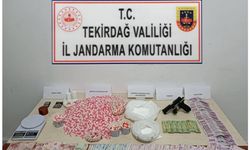 İlaç fabrikasından çaldığı ham maddeyle uyuşturucu üreten 4 kişi tutuklandı