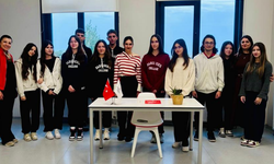 Mezun Beliz Karacalı Öğrencilerle Buluştu