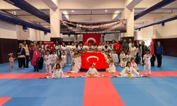 29 Ekim Coşkusu Taekwondo Gösterileriyle Kutlandı