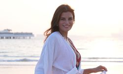 Ece Vahapoğlu, Dubai’de Dolunay Seremonisi ve Yoga Yaptırdı